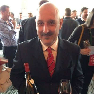 Italiano residente in Canada, rispetto per il paese ospitante, ma sempre italiano.