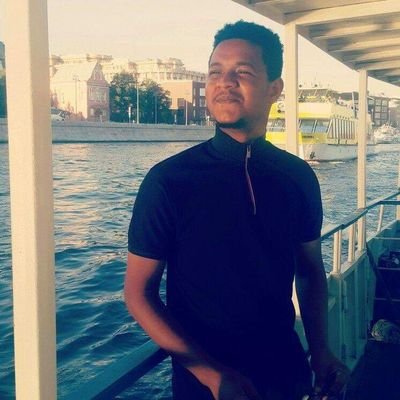 Mohamed77239179's profile picture. Перед великим умом я склоняю голову,

Перед великим сердцем я преклоняю колени.


أمام العقل العظيم أحني رأسي،

وأمام القلب العظيم أثني ركبتيّ