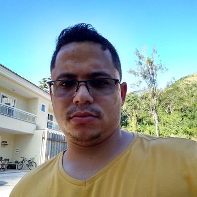vascaíno e teimoso, não necessariamente nessa ordem, mas talvez um por conta do outro. 21999791601