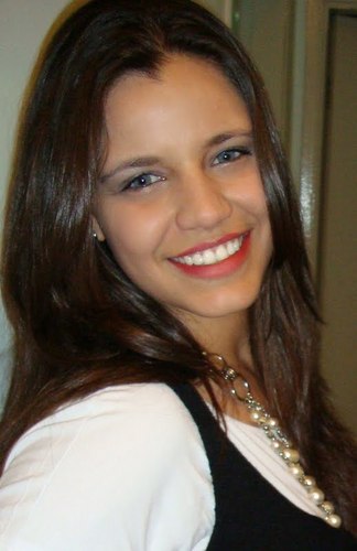 Esposa e mãe em tempo integral vivendo alegrias e desafios da maternidade. 
Snap silviabufalieri. 
Instagram @silviabufalieriblog
silviabufalieri@yahoo.com.br