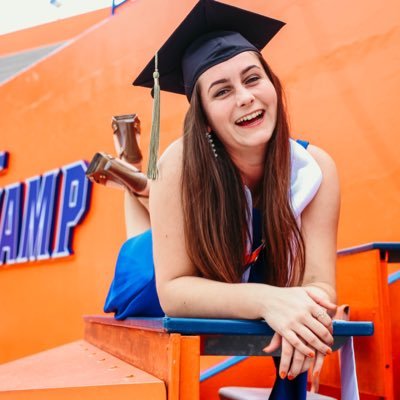 linds_averitt's profile picture. ~Mark 10:27~ | Unashamed of living for Christ | I am not throwing away my shot ⭐️ | UF Alumna 🐊 | DPT | AJP💙