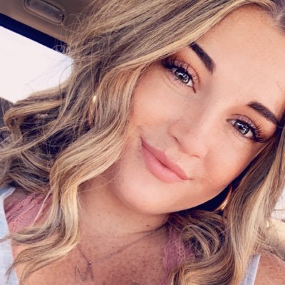 mohs technician 🔬 • #farmwife 🚜 • hockey fan 🏒 • cheese lover 🧀