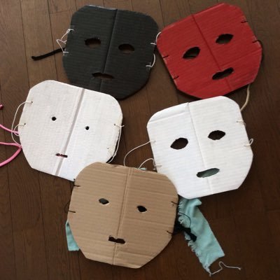 演出家。演劇、言語教育、身体言語、からだとことばに興味あり。故演出家竹内敏晴の元で12年「修行」。フランスのフィリップ・ゴーリエ演劇学校で、マスク・メロドラマ・ブッフォンのコースに参加。レイシズムを煽る発言やマウント取りはブロックします。元県立高校英語教諭。現在英国にて活動中。
