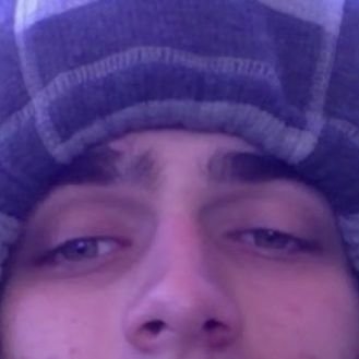 PaidIntern's profile picture. reacts