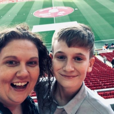 katykneale82's profile picture. 