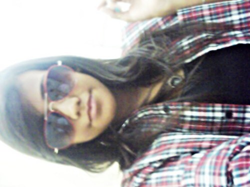 Menina meiga, geniosa, decidida, apaixonada por moda e adora curtir a vida! (:
