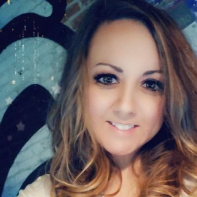 ladysam11's profile picture. i love the racetrack. pictures. flip flops.summer. positive funny people.