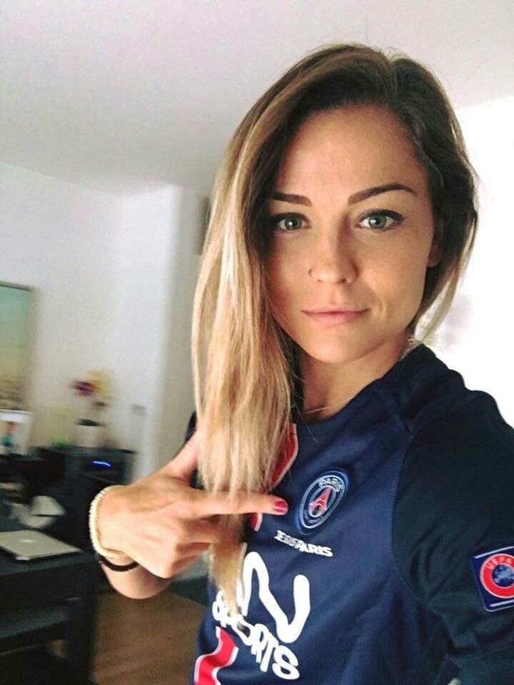 Supportrice du @PSG_Inside depuis 20 ans ❤️💙 Joueur ⬆️ Pauleta 🇵🇹 Ô Ville Lumière 😍