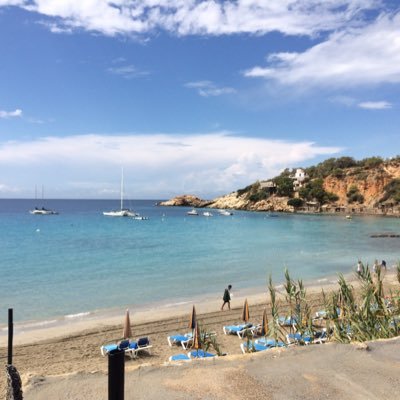 Yvnnn's profile picture. 