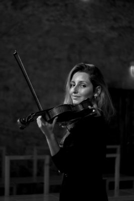 MariaSi95433748's profile picture. Violinista