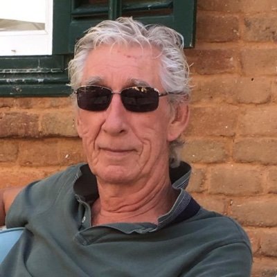 exxecce's profile picture. Smily