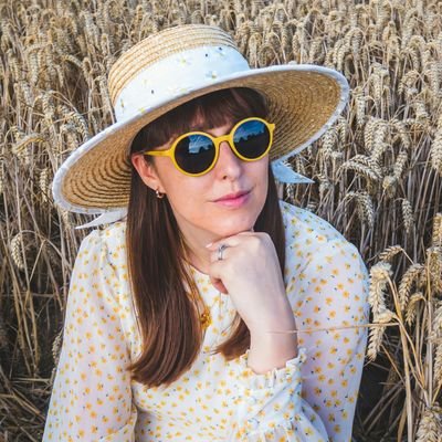 Fashion editor at FashionUnited. Also a Lifestyle blogger who lives in the countryside https://t.co/26JpHGjJ2C
Insta: @adaniellelife @aslowcountrylife