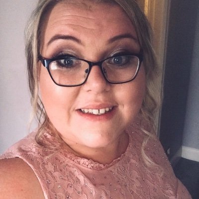 emzyem2's profile picture. 29 Chesterfield Girl' ❤️