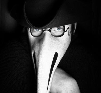 _dottore's profile picture. Запах канифоля бродит в носу.