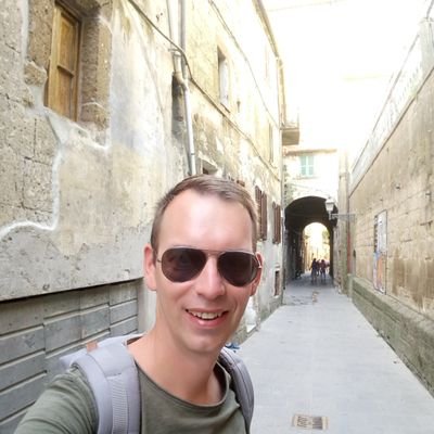 accountant | belastingadviseur | Maasland | Rotterdam | Den Haag | 3FM | Radio 2 | kleding | Italië | koffie | man van Barbara | vader van Thijmen en Mees