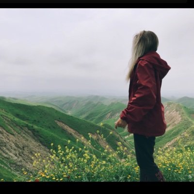 elsa16582893's profile picture. صداى خنده خدا را ميشنوى؟ 
به آنچه محال مى پندارى مى خندد. 💎