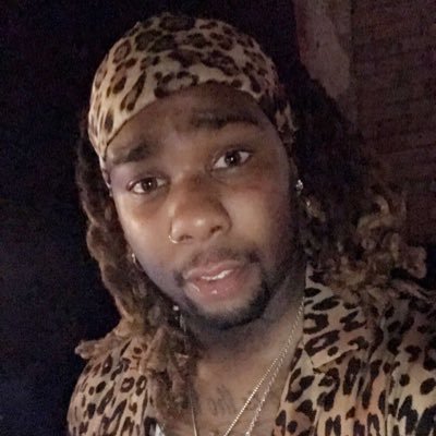 Promoter for 5 Star Entourage #DreadGang TXST Snapchat: A_Beezzy Instagram: ABeezzy_5tar