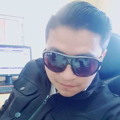 esmaylideleon's profile picture. 🇬🇹 Licenciado en Informática y Administración de Empresas! Músico! Gamer! Coleccionista! Geek! 