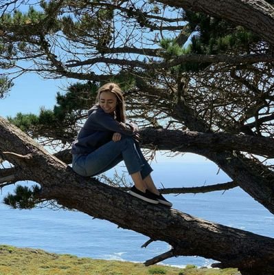 thehellenx's profile picture. 