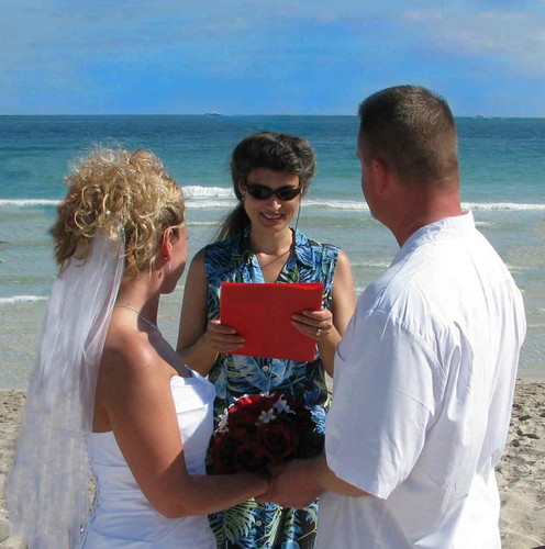 Romantic Tropical Marriage Ceremonies, Vow Renewals & Commitment Ceremonies on Miami Beach - We Make Getting Married Easy & Convenient!