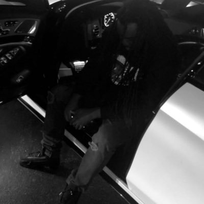 SELF_MADE_305's profile picture. Use to starve now we hunt for ours