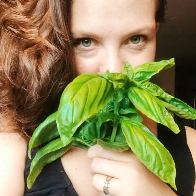Violist. Gardening enthusiast. Student for life. Sowing seeds where the wind takes me.