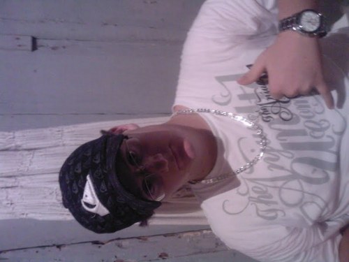17 anos ,, gosto de mulher ,, trabalho ,,estudo,, bebo,,etc..
MSN: gui_furacao@hotmail.com

♥ATLETICO PARANAENSE♥