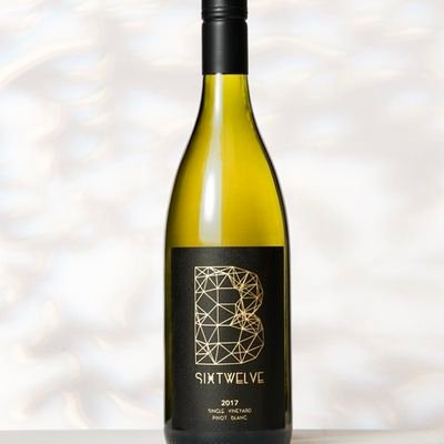 Exquisite Pinot Blanc wine made with grapes grown organically. PDO Quality English Wine