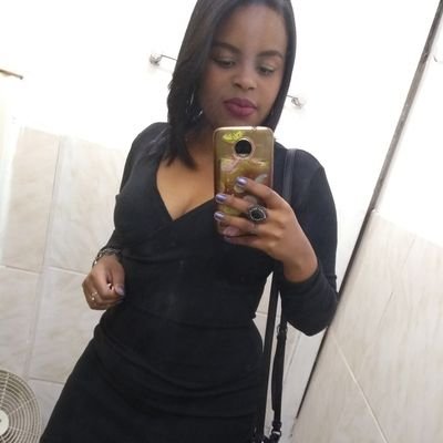 Sou uma ninja, reclamo mais que uma velha pirada com volume da televisão fora de múltiplos de 5, odeio azeitona. Nas horas vagas torcedora fanática Prazer!