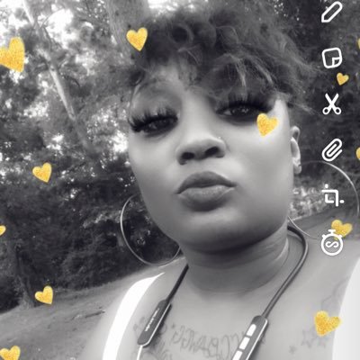 I’m a loving person I’m also a mother of 5 Beautiful girls and I love helping others 💜💜