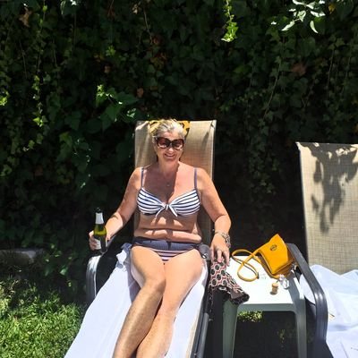 love take that,george michael,tony bennet,barbara striesand,james herbert the writer,i also love to lane swim, and of course Manchester United 👍❤️🏆⚽️