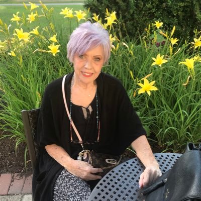 LindaLe48583060's profile picture. Funny Fashion Family💎Resistor vote Blue💙💙💙💙💙history of our country. empathy caring and kindness of all human all nature that God created just an Irish gal