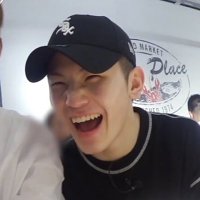 π¦ (@sunflowoozi) 's Twitter Profile