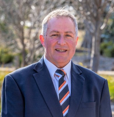 I am a real estate agent, who has lived in Canberra for over 30 years. I am part of a great team, which sells residential properties all over the ACT.