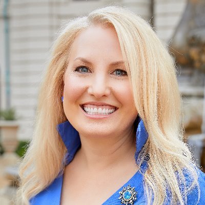 -|| #Connector || #Creator || #Curator ||- Author: The Confident Connector, Co-Organizer @ipfridaycoffee, passionate about #innovation #networking