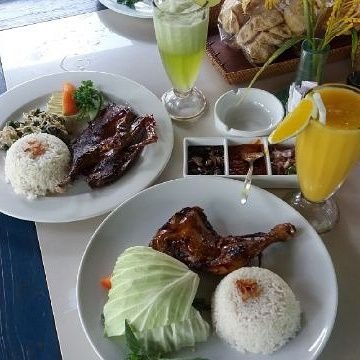 Sandy90605572's profile picture. simple no ribet