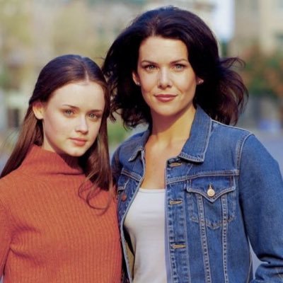 gilmoresxcoffee's profile picture. For fans of the Gilmore Girls ❤️☕️ #gilmoregirls “Oi with the poodles already!?”☕️🐩