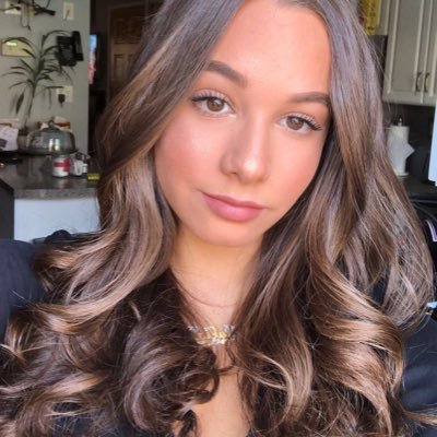 juliaatringali's profile picture. 