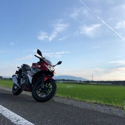 0Xt26xsFn70Rayp's profile picture. 愛知住み/FX/映画観賞/漫画株/バイク/車/旅行/温泉/美味しいもの巡り/マッチングアプリ/ダーツ/モーニング大好き/カフェ巡り/洋服好き/香水/バイクはいじるより乗る派/絶景見たいな/等々バイクはgsx250r に乗ってます。 無言フォロー大歓迎(￣ー￣)ﾆﾔﾘ
