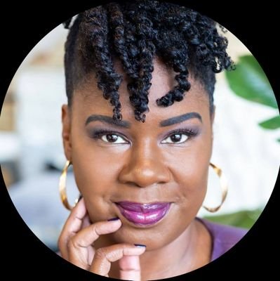Creating intergenerational wealth for Black/Brown women entrepreneurs by providing equitable access & culturally responsive resources, capital and networks.
