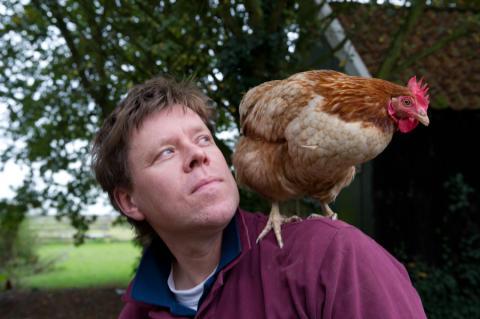 Biologische groenteboer! Culiboer! Stadsboer! Googleboer!
Eigen teelt van groenten met eigen directe afzet naar consument en horeca.