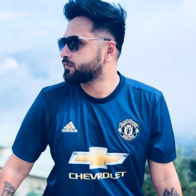 Manchester United is life,the rest are mere details.❤️ Hates each one of you/Grew up among Comics 🇮🇳