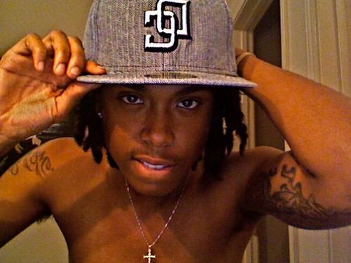 Im a bad muhfucka/ go ask some muthafuckas/ a young handsome muthafucka/ I sling that wood I just nunchunk 'em #teamfollowback #teamautofollow #teamiphone