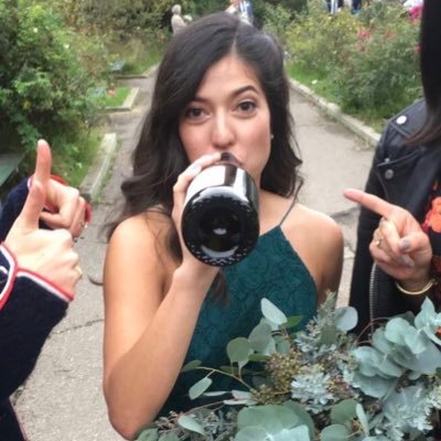 MarianaSigns's profile picture. dogs. golden bears. barcelona fc. trashy tv. in that order.