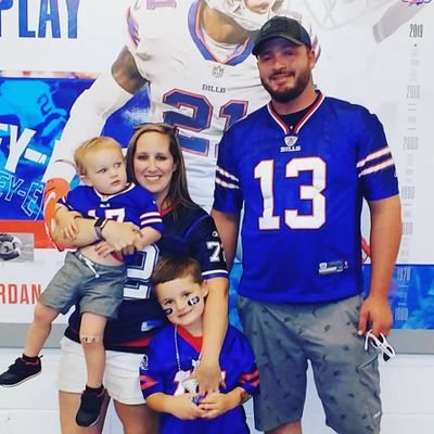 tiffanymcd827's profile picture. Mom to 2 handsome boys.  
Teacher to a Super Class in NY!
#clearthelist #NewYork #teacher
#buffalo #3rdgrade #support_a_teacher
#teachertwitter #clearthelistny