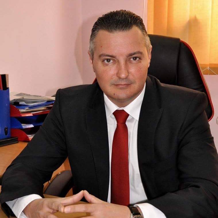 I am a really nice man with a fun side. I am caring, loyal, honest and trustworthy person. Usually I am shy, but when i meet the right person I can be an ext