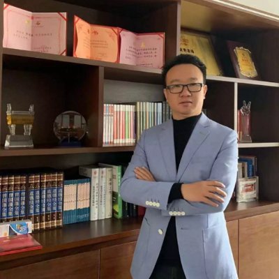 HuangRound's profile picture. 