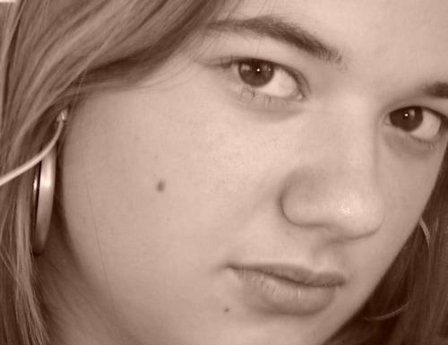 kindergarten teacher, humorous and funny, loves to travel, animals and music!!!