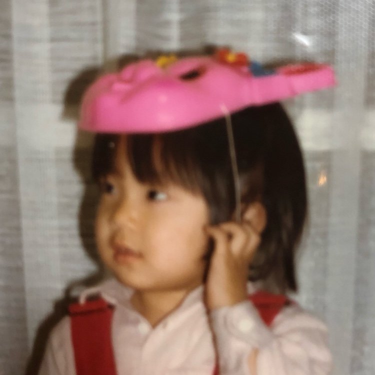 shioys14's profile picture. ミシンでぬうおしごと。ふたごのむすめはぶんけいとりけいにぶんれつした。ビールりょうりおんがく