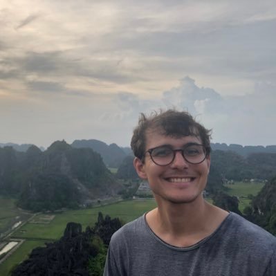 Stabiliteitsingenieur, voetbalamateur en Twitter informateur